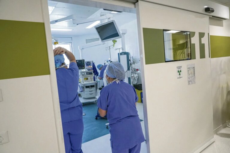 Accidents médicaux : 15 000 décès prévus, une épidémie silencieuse à analyser.
