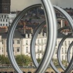 La Région met fin à son soutien au Voyage à Nantes, entraînant des répercussions financières.