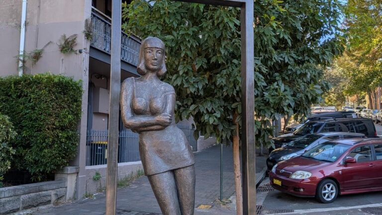 Retour de la statue de Joy, travailleuse du sexe, à Sydney en Australie
