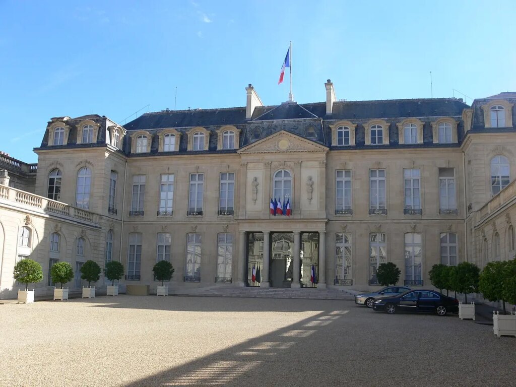 Multiplication des candidats à la présidentielle : analyse des « petits chevaux » en France.