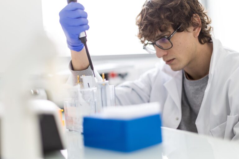 L’Institut Pasteur de Lille s’associe à un appel international contre l’antibiorésistance.
