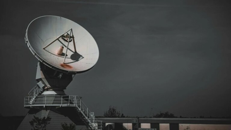 Des chercheurs identifient l’origine d’un signal radio mystérieux détecté depuis 20 ans.