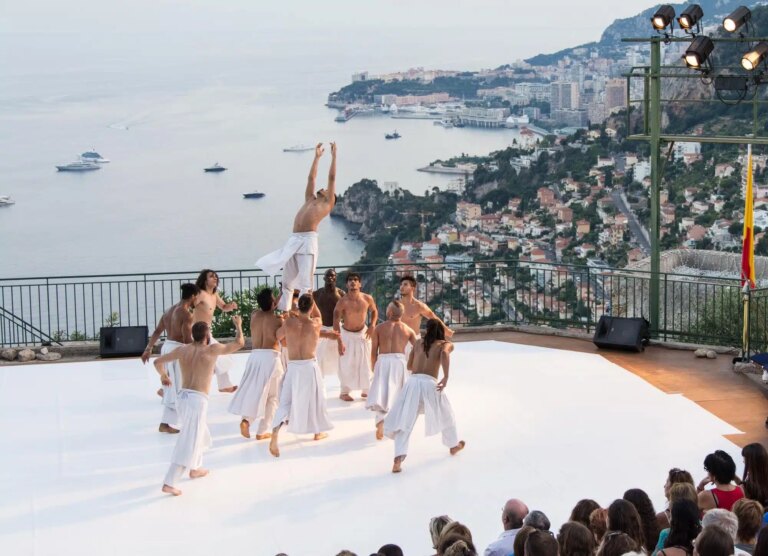 Théâtre et danse à Roquebrune-Cap-Martin avec Mathieu Madenian durant l’été.
