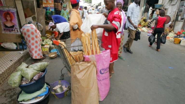 Fermetures de boulangeries traditionnelles au Sénégal en raison d’hygiène défaillante.