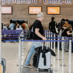 Vols low-cost : standardisation gratuite des dimensions des valises cabine prévue.