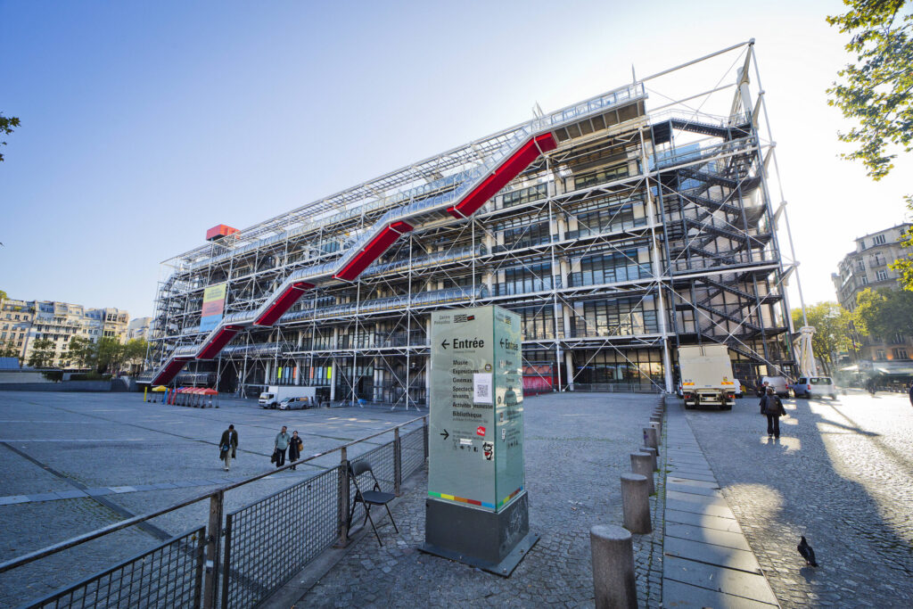 La Cour des comptes alerte sur l’impasse financière des rénovations des grands monuments parisiens.