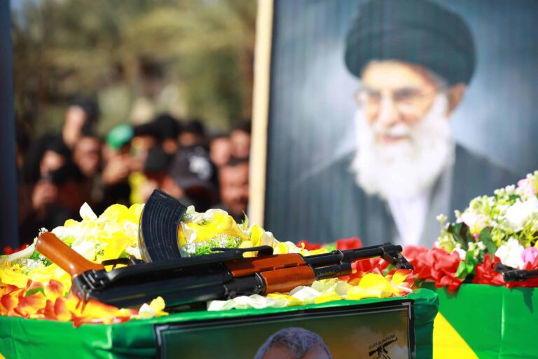 Les États-Unis et l’Iran signent un accord pour mettre fin à la guerre en cours.