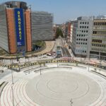 Le nouvel aménagement du rond-point Schuman critiqué par son architecte comme un échec.