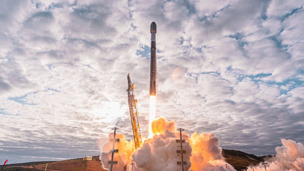SpaceX dépasse tous les autres acteurs en lançant plus de satellites dans l’espace.
