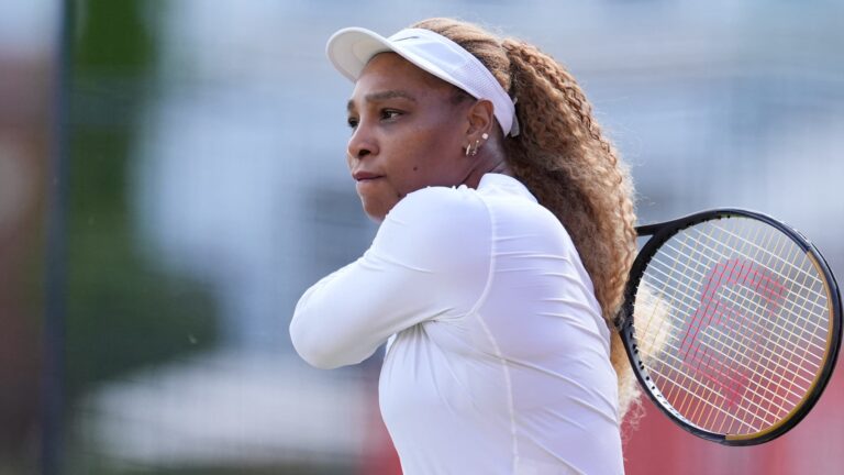Serena et Venus Williams s’alignent en double à Wimbledon, dix ans après leur dernier titre.