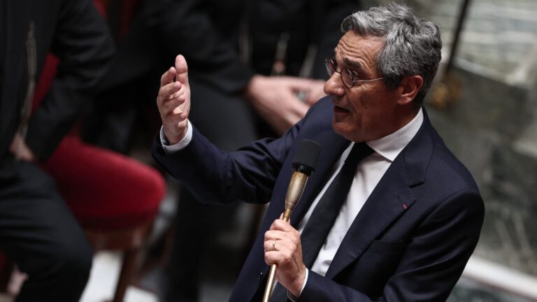 Réforme des titres-restaurant : débat au Parlement sur l’utilisation dominicale et le paiement en supermarché.