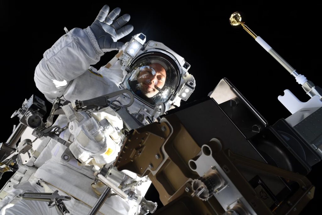 Deux vols habités français soulèvent des questions sur la stratégie spatiale nationale.