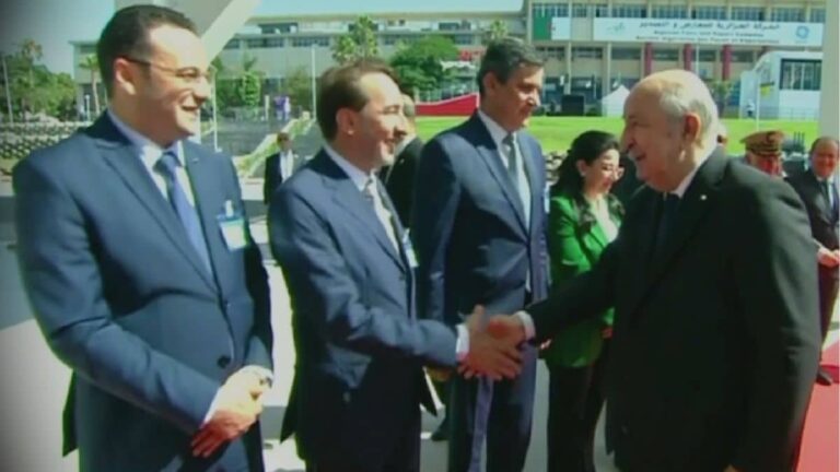 Tebboune inaugure la 57ᵉ édition de la Foire internationale d’Alger, renforçant les échanges économiques.