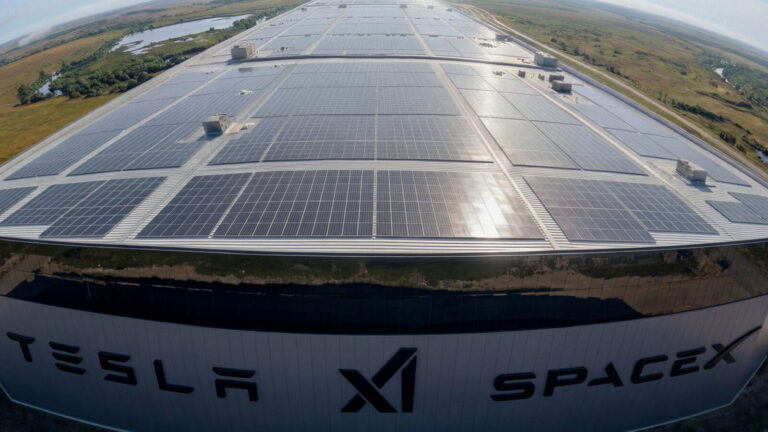 Elon Musk annonce que SpaceX développera ses propres GPU pour concurrencer Nvidia.