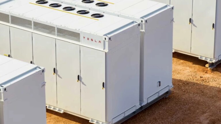 Tesla développe Megapod pour intégrer ses Superchargeurs à l’intelligence artificielle.