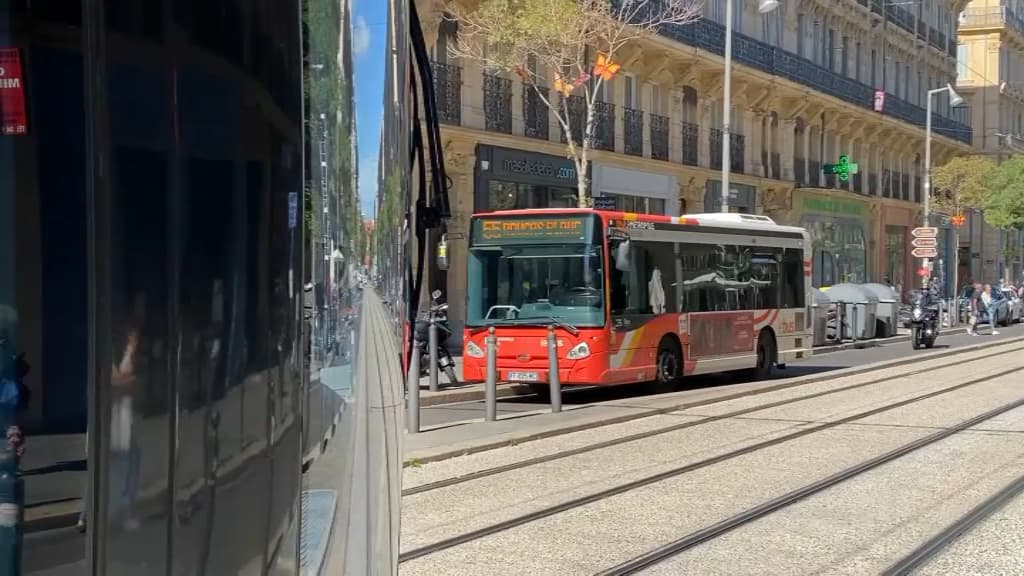 Un bus de la RTM à Marseille finit dans un fossé après un malaise du conducteur