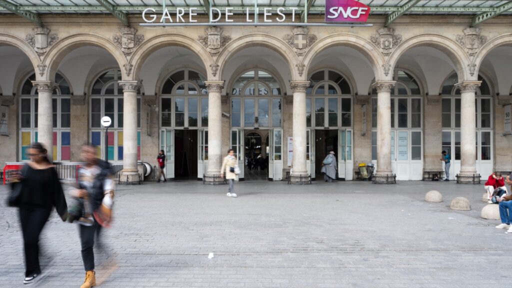 Trafic ferroviaire à la gare de l’Est à Paris reprend après une panne d’électricité.