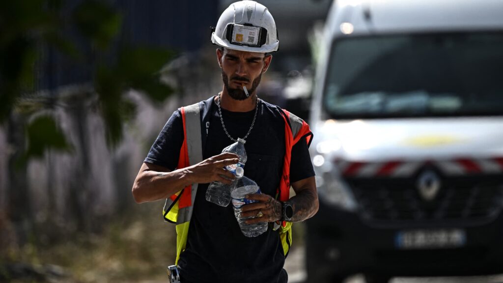 Chantiers et bureaux : Pourquoi la limite de température de travail reste floue en France ?