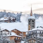 Savoie : stations de ski et hôtels de luxe favorisent le tourisme hivernal.