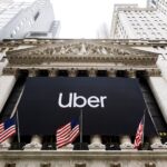 Uber vise à rivaliser avec les acteurs du voyage grâce à l&rsquo;IA et aux robotaxis.