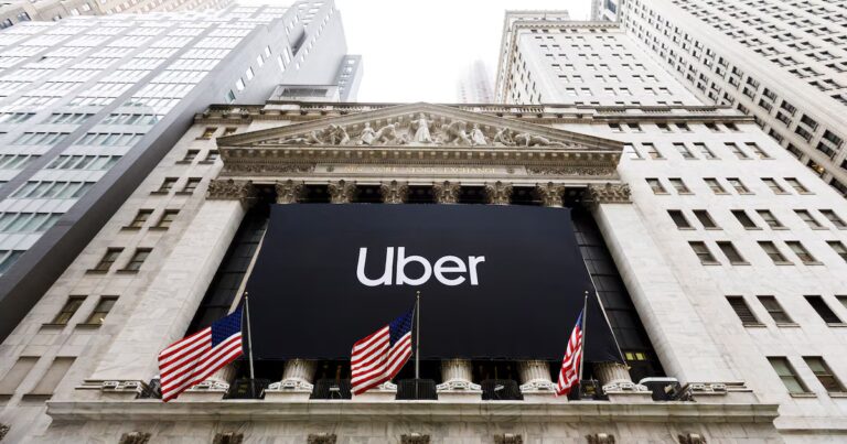 Uber vise à rivaliser avec les acteurs du voyage grâce à l’IA et aux robotaxis.