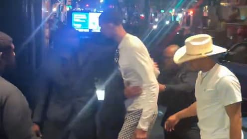 Wembanyama visé par des projectiles à New York après la défaite de San Antonio en finales NBA