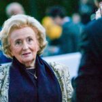 Bernadette Chirac et son « look mémère » : une réflexion sur les apparences en politique.