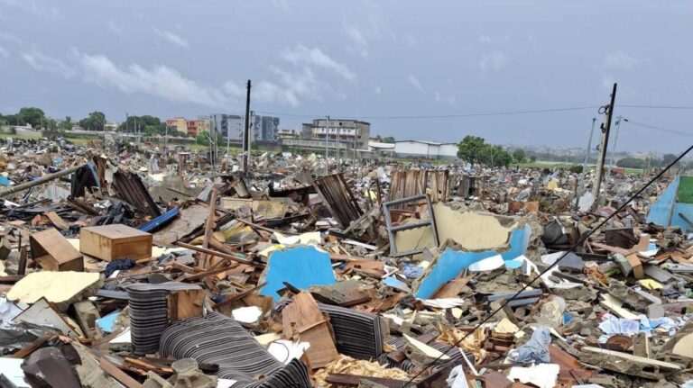 Côte d’Ivoire : Un individu arrêté après des destructions dans un quartier d’Abidjan