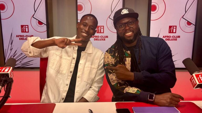 BRMX, la voix d’une nouvelle génération sahélienne, influence la scène musicale d’Afro-Club.