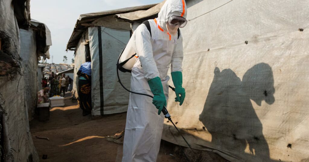 Ebola : le Pr Christophe Rapp évalue le risque de propagation comme très faible.