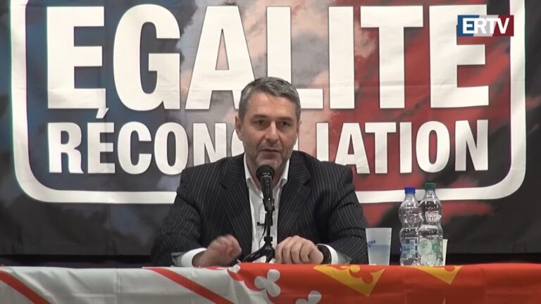 Xavier Moreau analyse les théories du complot sur la gestion de la pandémie en France.