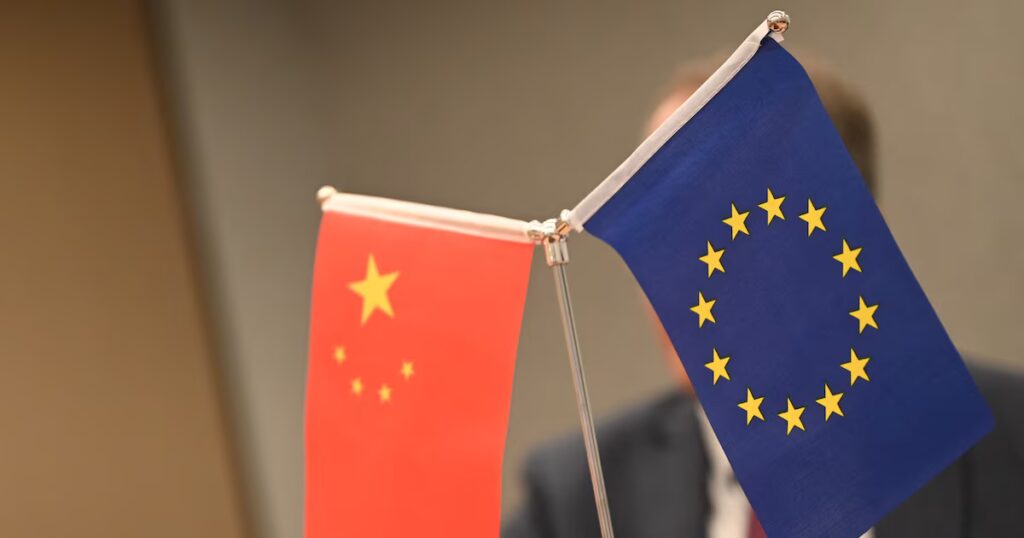 Emmanuel Macron renforce les mesures douanières contre la Chine pour protéger l’industrie européenne