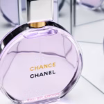 Chanel lance un nouveau parfum, Celine présente des rouges à lèvres, et Dior propose une retraite bien-être.