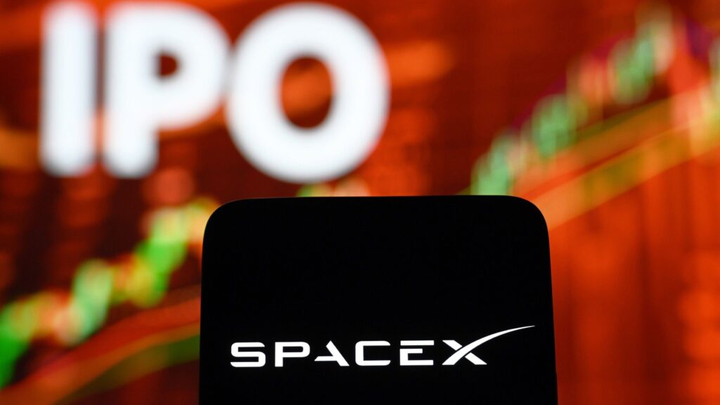 SpaceX annonce son introduction en bourse, marquant un tournant pour l’industrie spatiale.