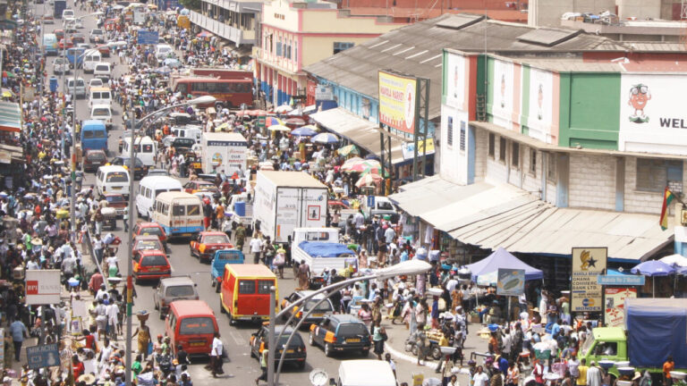 Le Ghana suspend les permis de port d’armes en réponse à la montée de la violence.