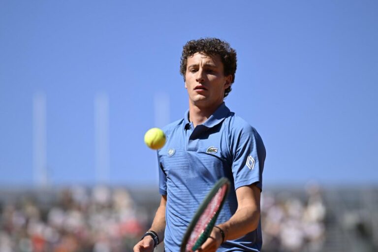 Ugo Humbert éliminé par Tommy Paul, ne disputera pas la finale du Queen’s.