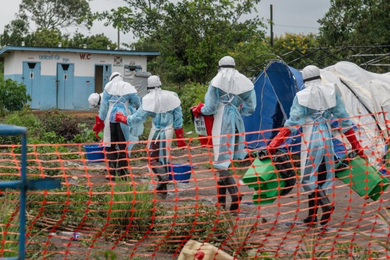 Ebola en RD Congo : plus de 200 décès signalés un mois après le début de l’épidémie.