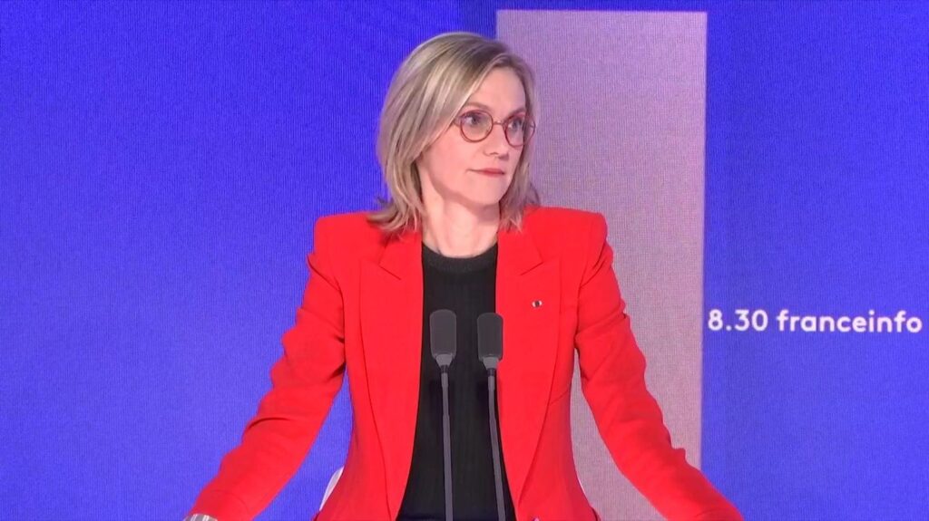 Vague de chaleur : l’ancienne ministre de la Transition énergétique évoque des retards à payer
