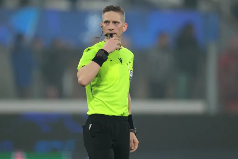 Salaires des arbitres de la FIFA : 86 000 € garantis pour le Mondial 2026.