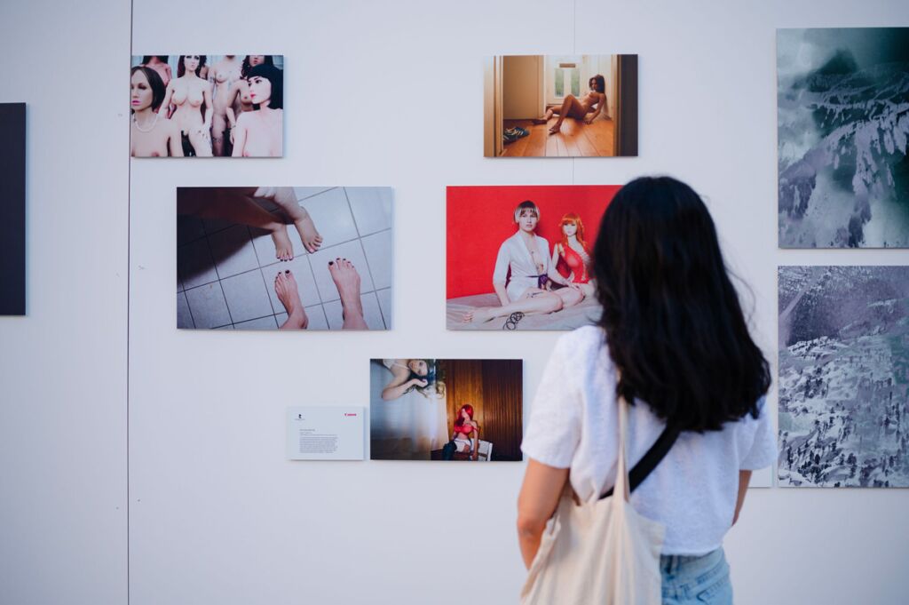 Fisheye présente des projets innovants à l’Archevêché d’Arles pour la culture visuelle.
