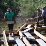 Les Brigades nature d&rsquo;Arles contribuent à l&rsquo;entretien des marais du Vigueirat.