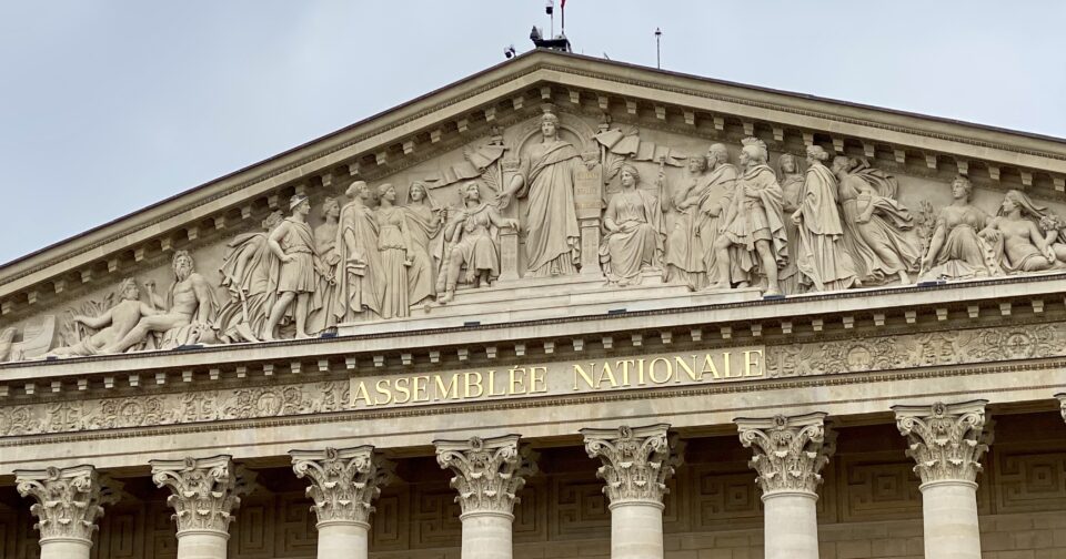 Réseaux sociaux interdits aux moins de 15 ans : vote des députés en cours