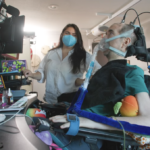 Un implant cérébral permet à un patient atteint de la maladie de Charcot de retrouver la parole.