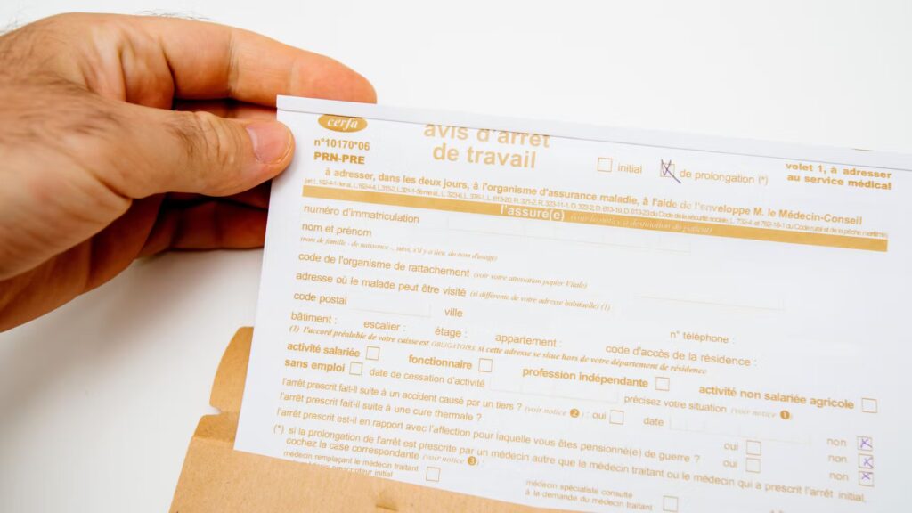 Les arrêts de travail en France limités à une durée maximale à partir de septembre.