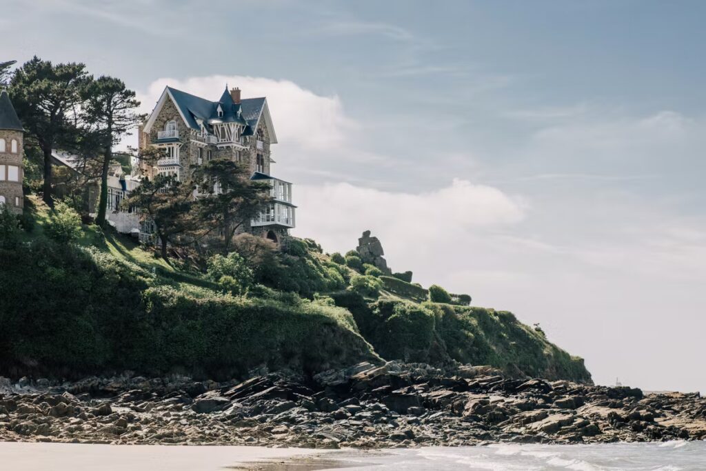 Quatre destinations européennes recommandées pour les vacances de la Toussaint