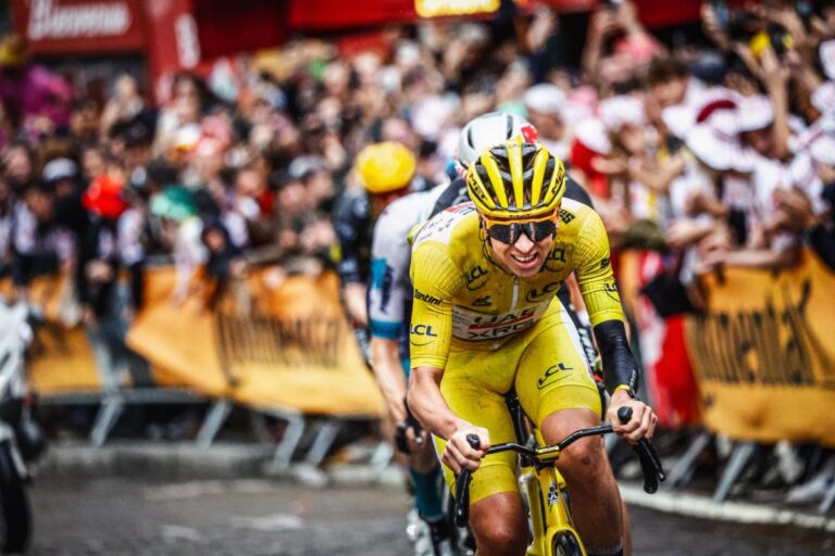 Liste des équipes et coureurs engagés sur le Tour de France 2026 dévoilée.