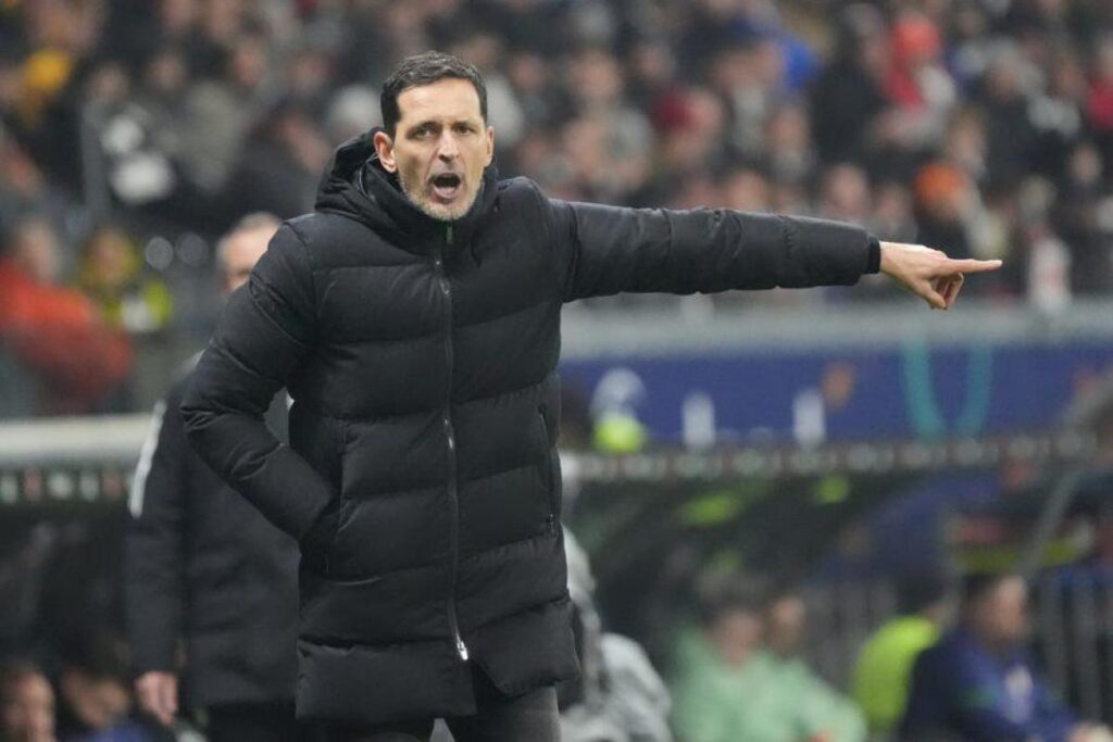 Dino Toppmöller en passe de rejoindre le RC Lens, impact sur la stratégie sportive du club.