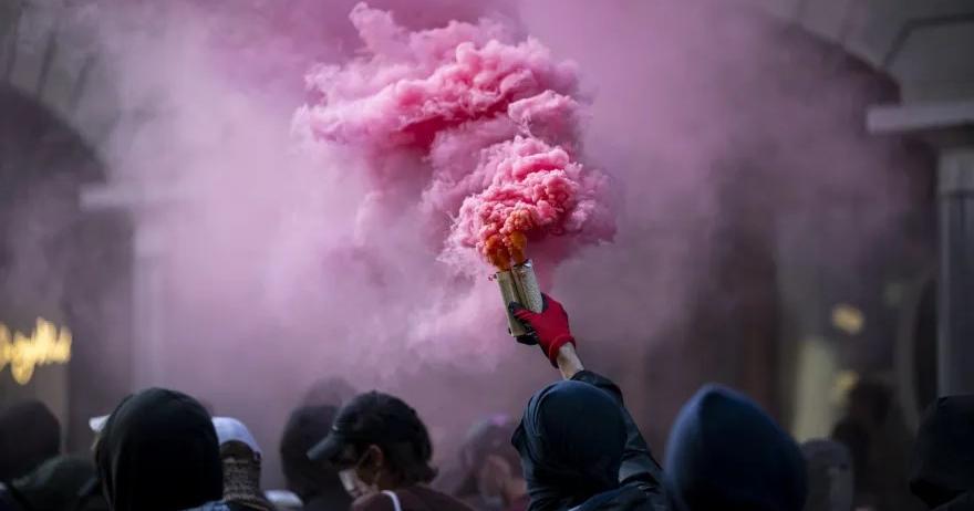 Manifestations fréquentes en Suisse, moins radicales qu’ailleurs en Europe.