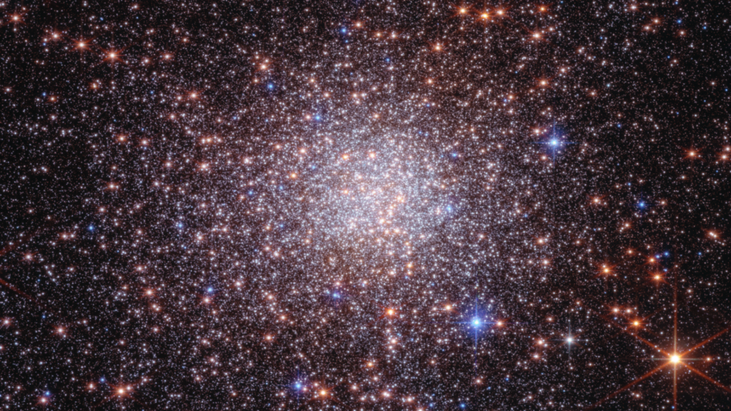 Terzan 5, une boule d’étoiles, pourrait être un des blocs de construction de la Voie lactée.