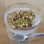 Bavarois à la banane : une recette traditionnelle française revisitée par des chefs locaux
